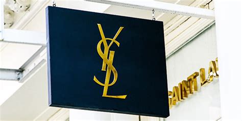 Yves Saint Laurent arriva a Bari: un nuovo capitolo per via Sparano